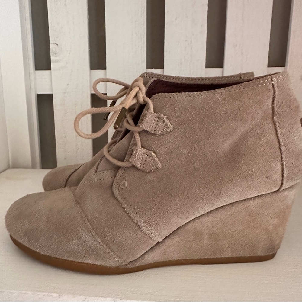 Toms Wedge Booties Women's Size 8 Suede Desert Leather Ankle Lace Up Taupe - Picture 4 of 15